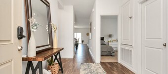 CHARMING FOUR BEDROOMS BROOKSHIRE/KATY HOUSE WITH GYM.