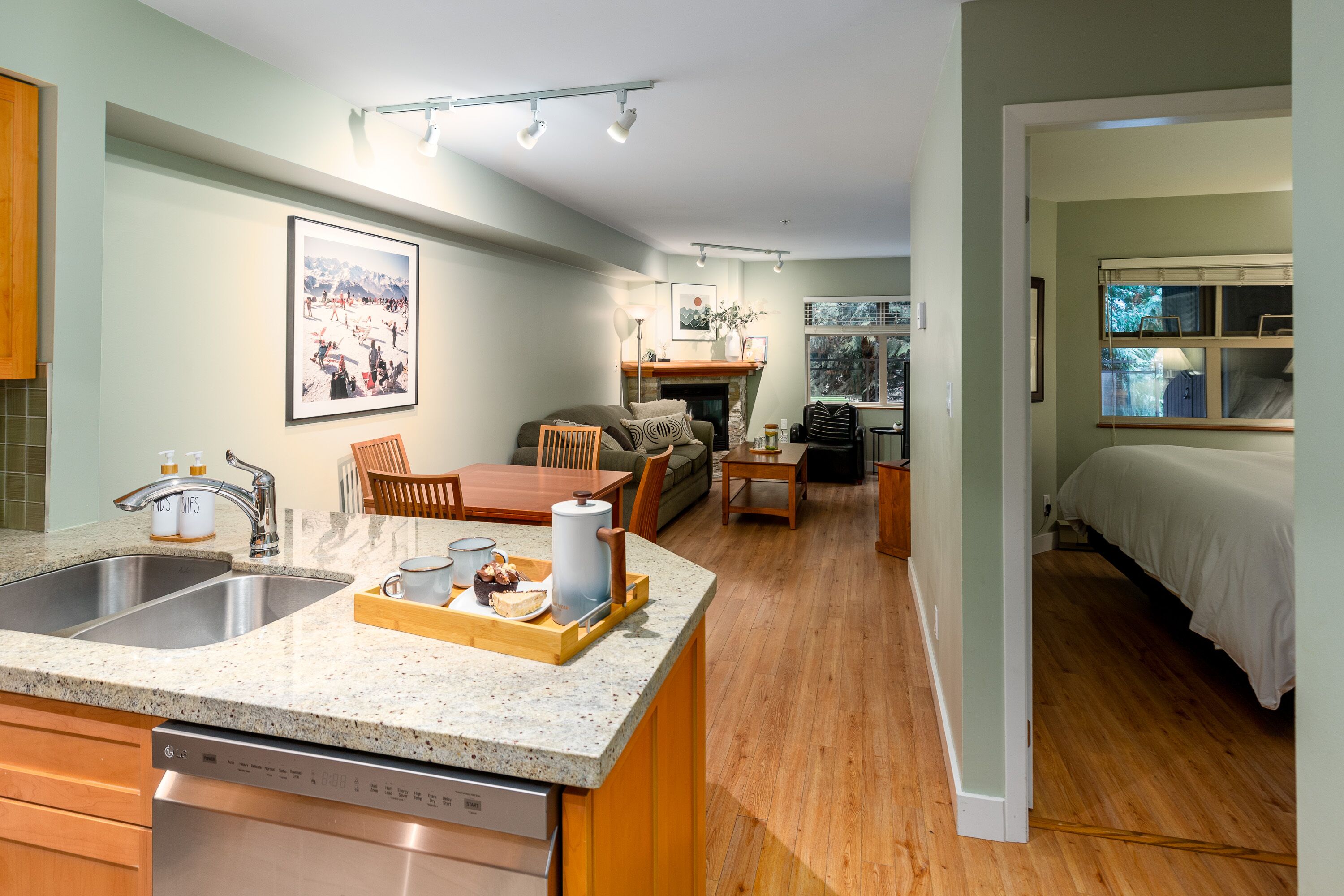 1 slaapkamer, een strijkplank/strijkijzer, reisbedje, gratis wifi