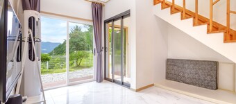 Gapyeong Gamseong216 Poolvilla Pension