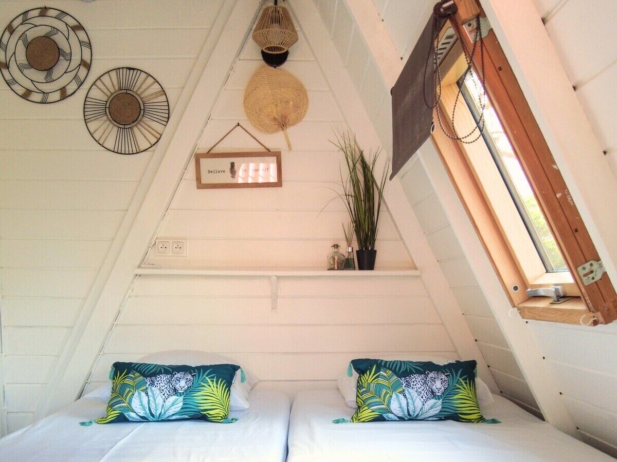 1 bedroom, internet, bed sheets