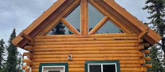 Moose Log Cabin Sleeps 6 near Denali National Park