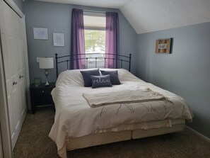 4 slaapkamers, een strijkplank/strijkijzer, gratis wifi, beddengoed