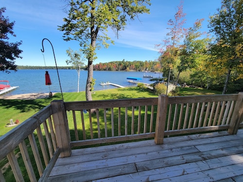 Quiet, Relaxing Getaway on Green Lake with Large Yard and Private Dock