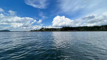 Plage, chaises longues