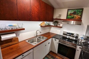 Kühlschrank, Ofen, Herdplatte, Geschirrspüler