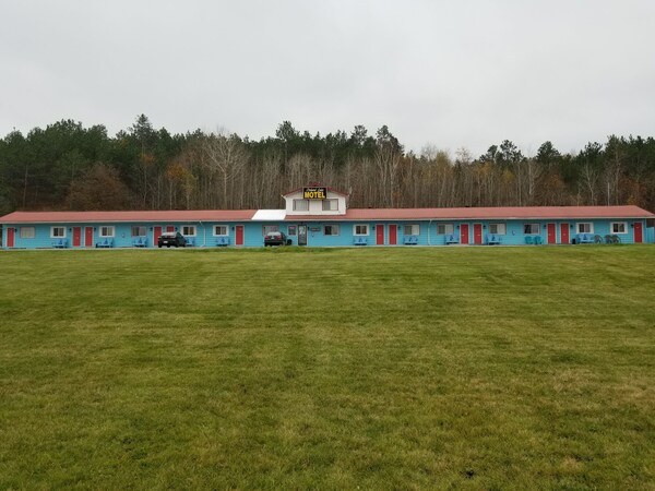Richard Lake Motel - Ontario