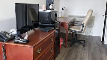 Basic-Doppelzimmer | Schreibtisch, kostenloses WLAN, Bettwäsche