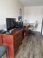 Basic Double Room | Desk, free WiFi, bed sheets