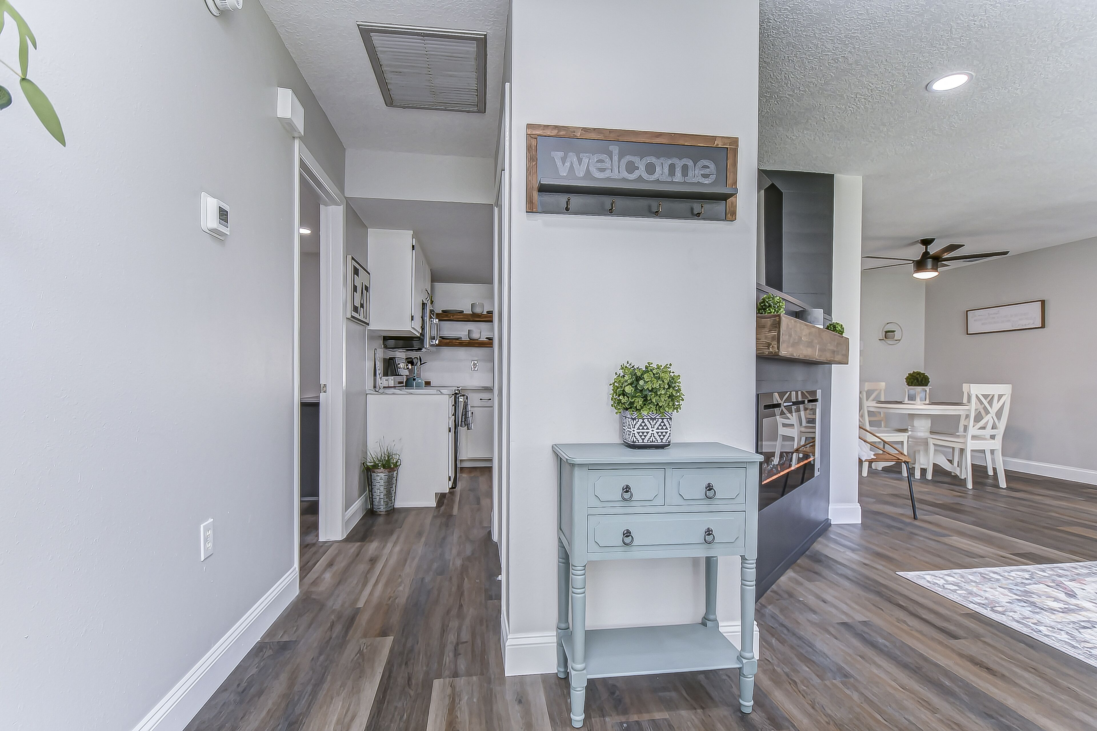 Bright & Beautiful 3/2 house close to Beaches & Fun