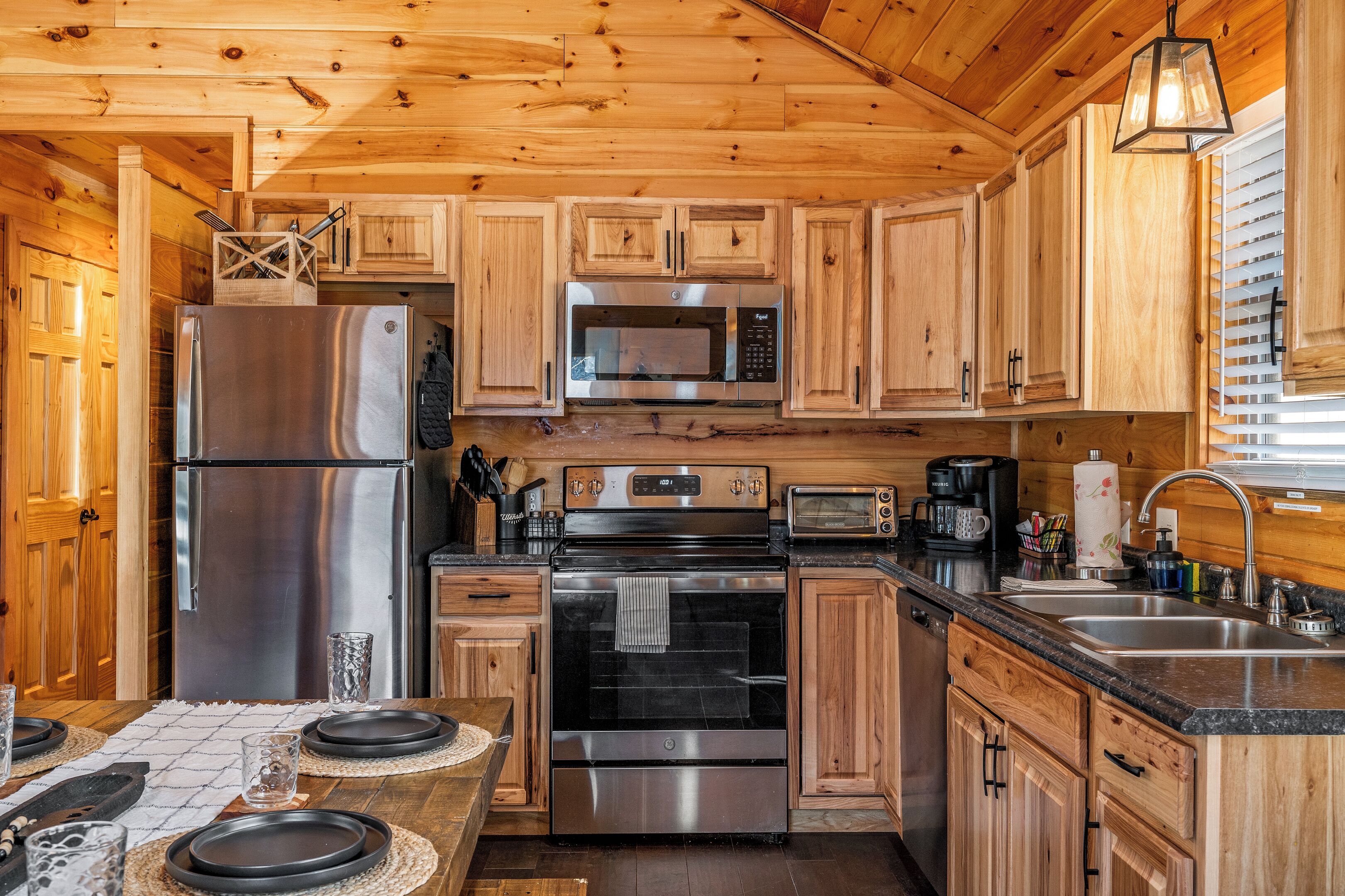 冰箱、微波炉、烤箱、炉灶