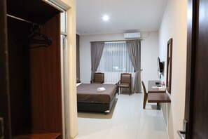 Deluxe Double or Twin Room, 2 Bedrooms, Non Smoking, Garden View | Free WiFi, bed sheets - Rahayu Hotel Cirebon (North Cirebon)