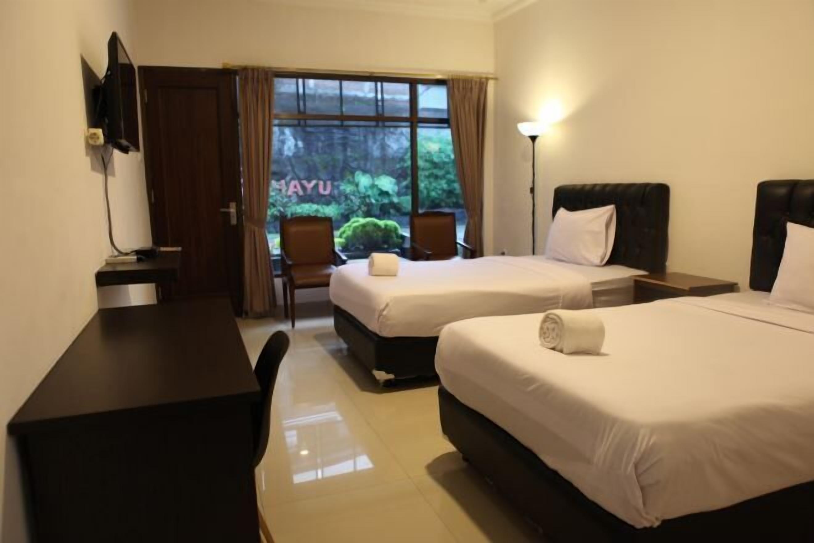 Free WiFi, bed sheets