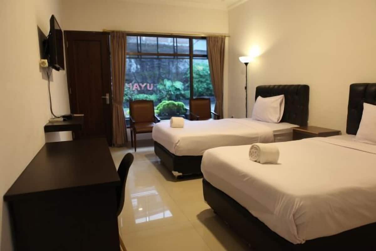 Free WiFi, bed sheets