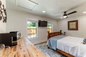 1 chambre, bureau, fer et planche à repasser, Wi-Fi gratuit