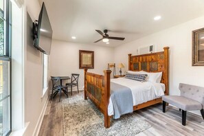 1 chambre, bureau, fer et planche à repasser, Wi-Fi gratuit