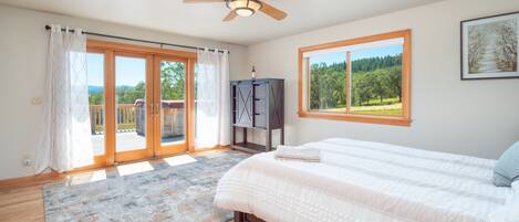 5 bedrooms, free WiFi, bed sheets