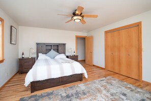 5 bedrooms, free WiFi, bed sheets