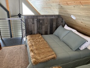 Interior - Beautiful cabin with amazing views. By hiking, biking, skiing and trail riding (Beaver)