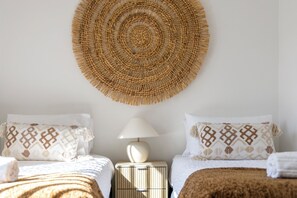 2 chambres, fer et planche à repasser, Wi-Fi gratuit, draps fournis