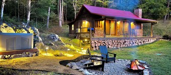 Secluded Lake Front Lodge In Cosby - Your Ultimate Hideaway