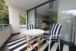 Outdoor dining - Landmark 123 (Nelson Bay)