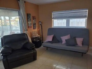 Smart TV, Netflix, streaming services, printers - My Pirates Cove (Treasure Island)