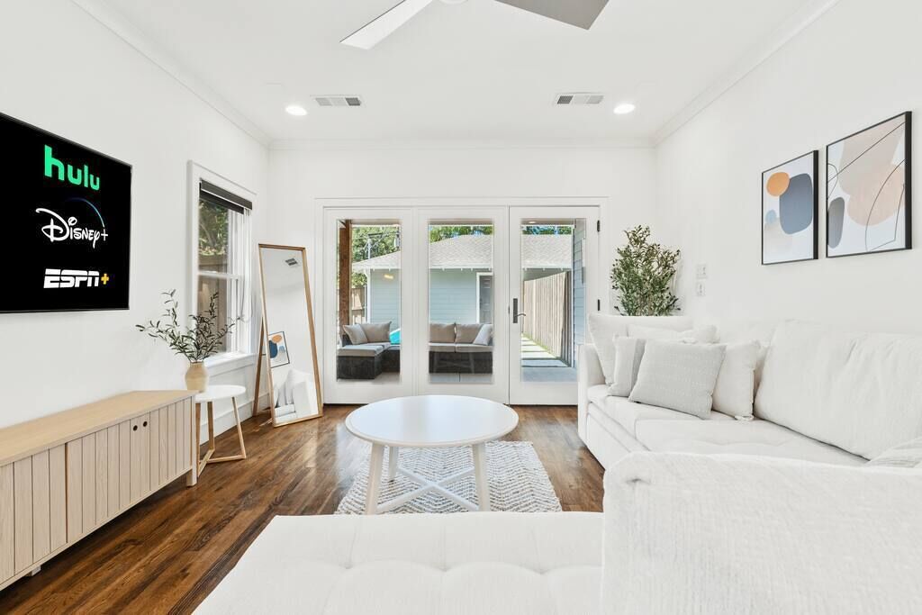2 Luxury Pool Homes ✔️Sleeps 20 ✔️2 Pools ✔️2 Games Rooms ✔️SMU