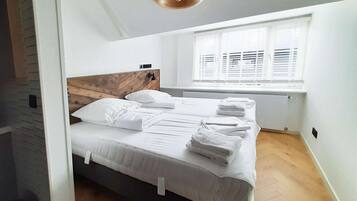 3 slaapkamers, reisbedje, wifi, beddengoed