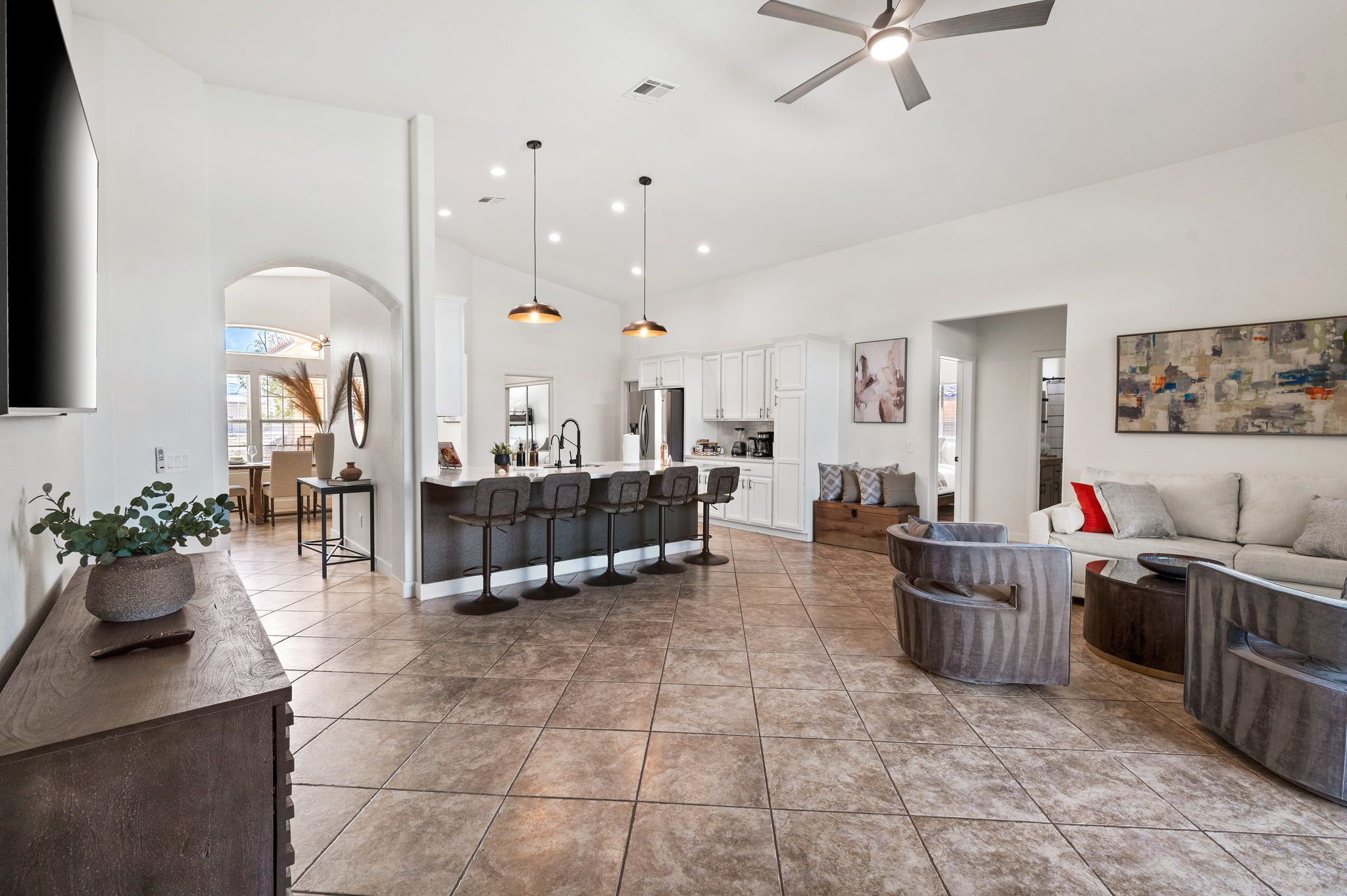 Smart-TV, peis, fotballspill og bøker