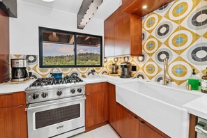 Casa, 2 habitaciones | Cocina privada