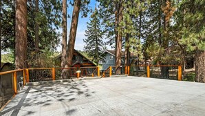 House, 2 Bedrooms | Balcony