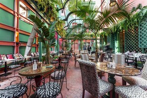 الطعام والشراب