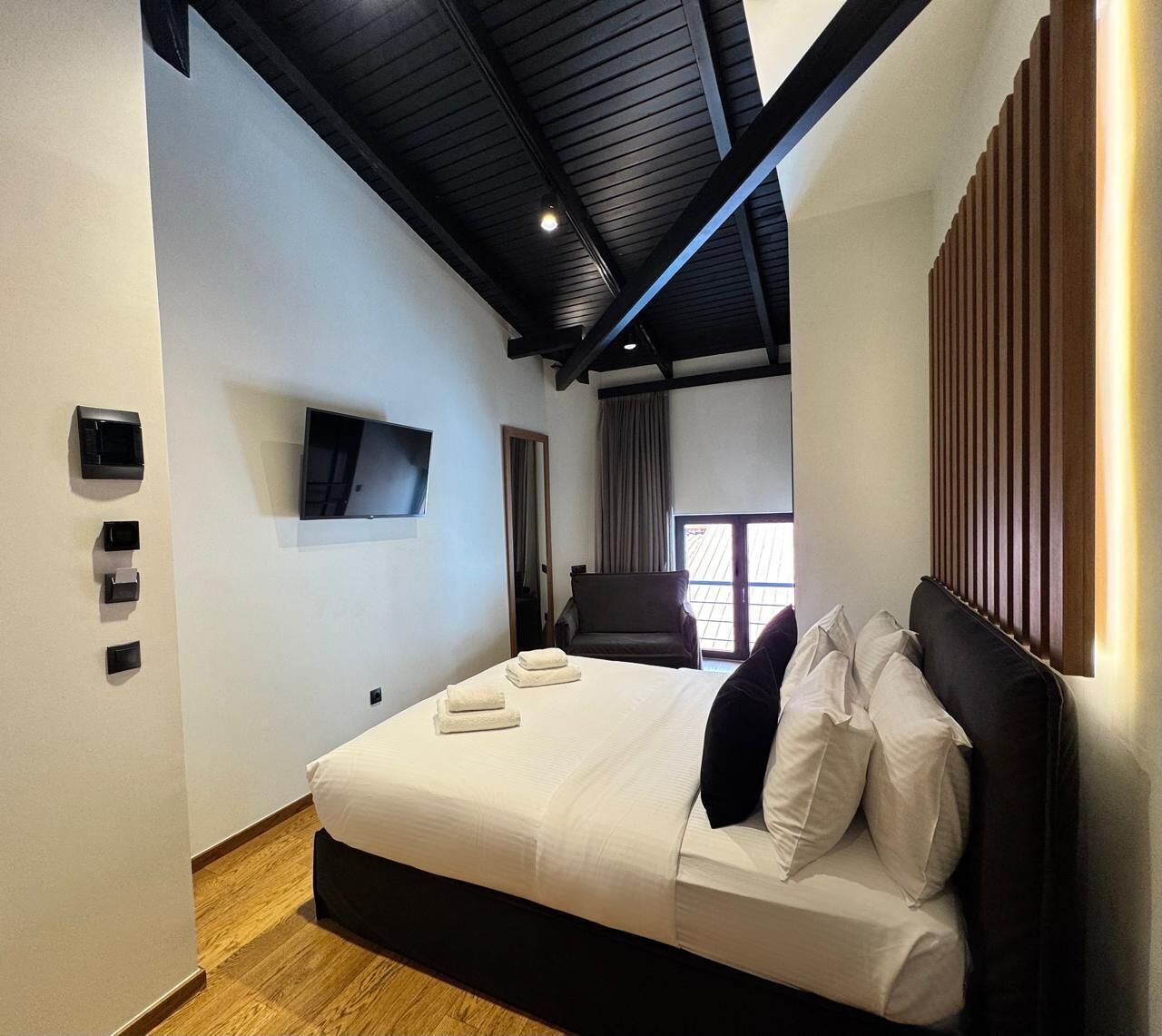 Luxury Room | In-room safe, blackout drapes, iron/ironing board, free WiFi