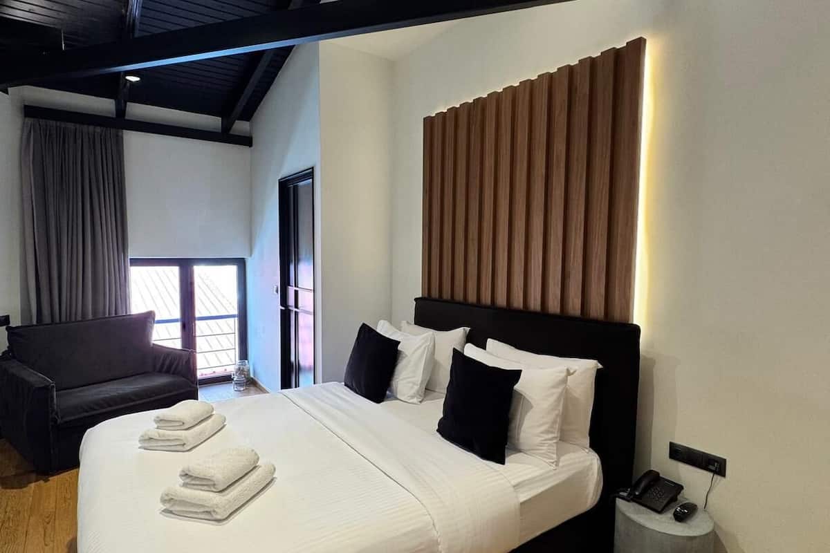 Luxury Room | In-room safe, blackout drapes, iron/ironing board, free WiFi