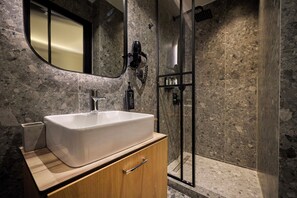 Camera Classic | Bagno | Combinazione doccia/vasca, pantofole, asciugamani
