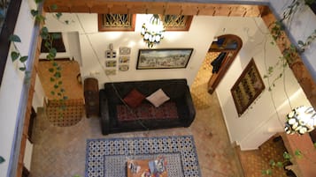 Room, 5 Bedrooms, Smoking, Terrace | Living area