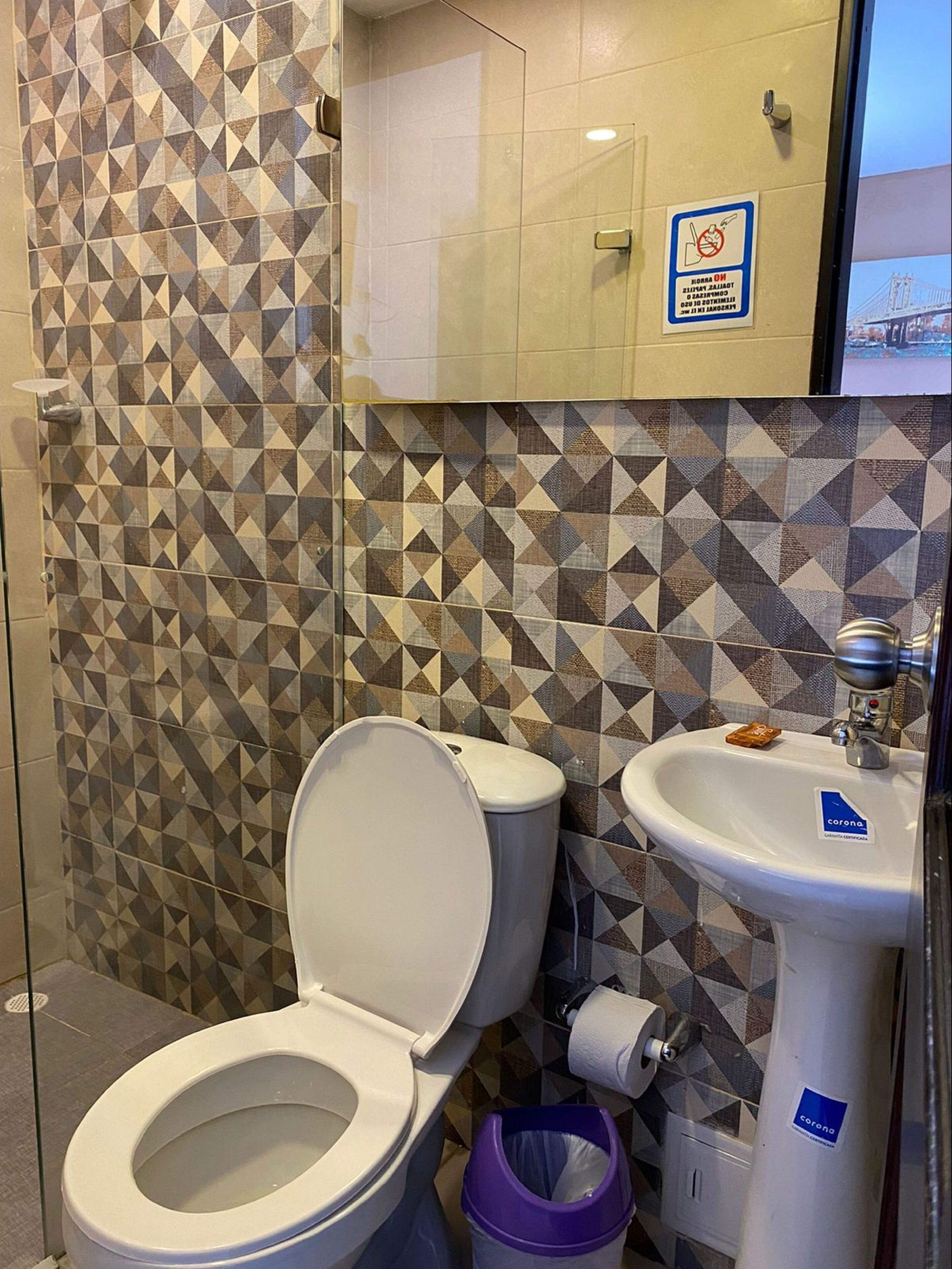 Photo - Room in Guest room - Cl-9 Double Room In Getsemani De Cartagena With Air Conditioning And WIFI
