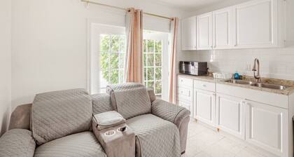 Room-small Cozy Apartment