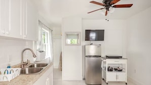 Interior - Room-small Cozy Apartment (Vero Beach)