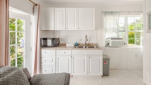 Room, 1 Bedroom, City View | Interior - Room-small Cozy Apartment (Vero Beach)