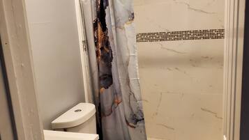 Apartment, 1 Bedroom, Smoking, Balcony | Bathroom