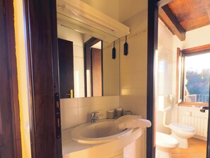 Maison, 1 chambre, piscine privée | Commodités de la salle de bain | Articles de toilette (gratuits), serviettes fournies