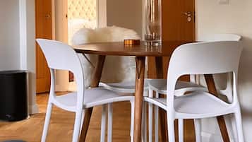 Appartamento, 2 camere da letto | Ristoranti