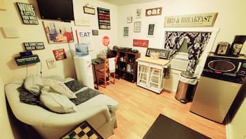Shared Dormitory, 1 Bedroom | Living room