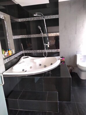 Badezimmerausstattung