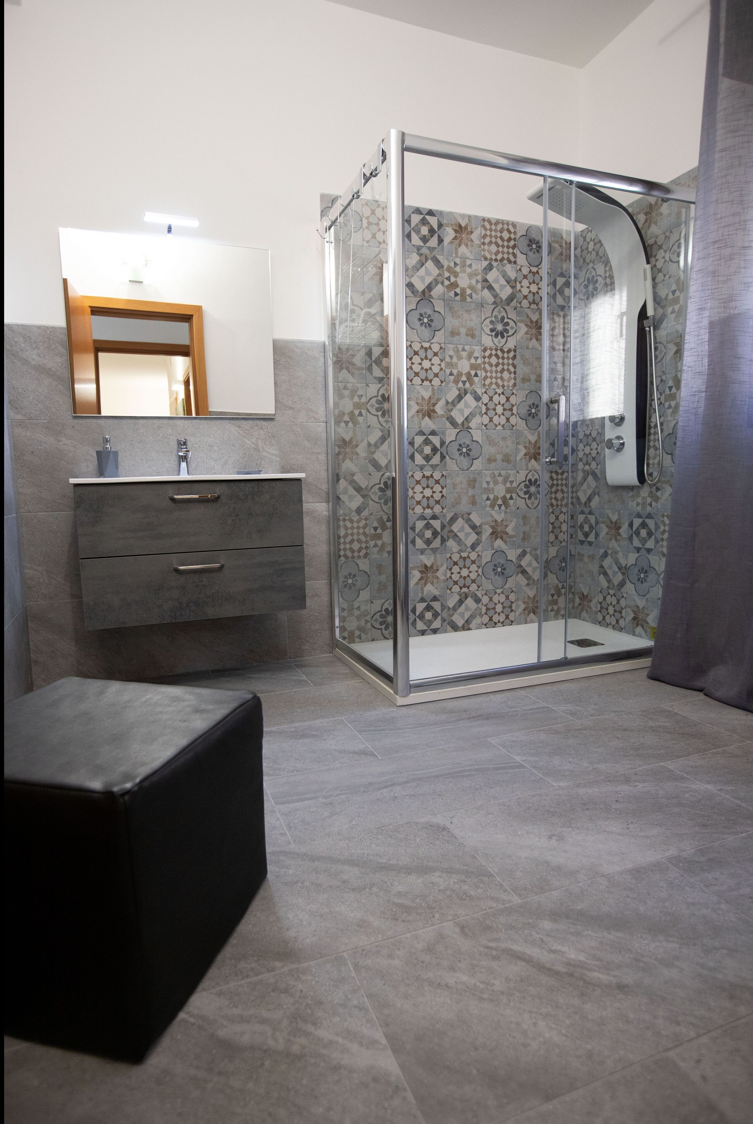 Apartment, 3 Bedrooms, Accessible, Smoking | Bathroom