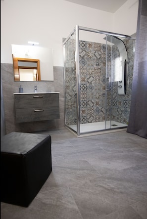 Appartement, 3 chambres, accessible aux personnes à mobilité réduite, fumeur | Salle de bain