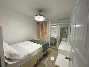 Apartment, 4 Bedrooms, Smoking, Patio | 3 bedrooms, bed sheets