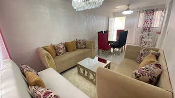 Apartment, 3 Schlafzimmer, Terrasse, Gartenblick | Wohnbereich