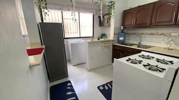 Departamento, 3 habitaciones, patio, vista al jardín | Interior